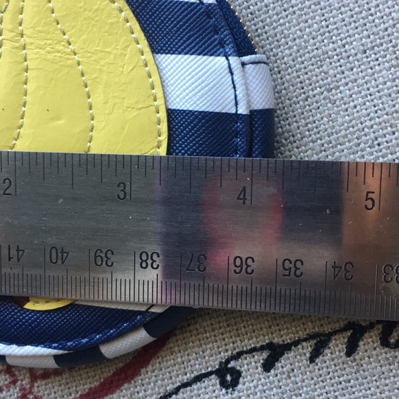 COPY - Banana coin purse - Picture 3 of 3